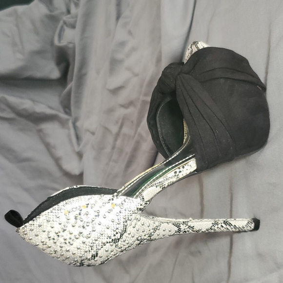 Shoes - Picture 1 of 5